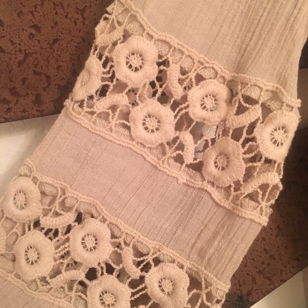 Tan 3/4 Sleeve Blouse Size L - Picture 2 of 5